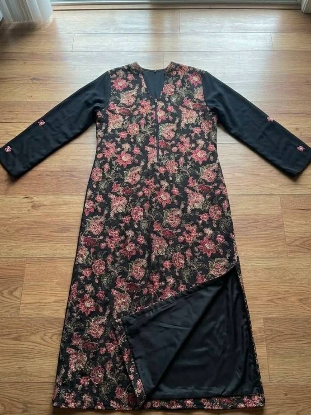 Bespoke Floral Jacquard Maxi Abaya Kaftan V-Neck S